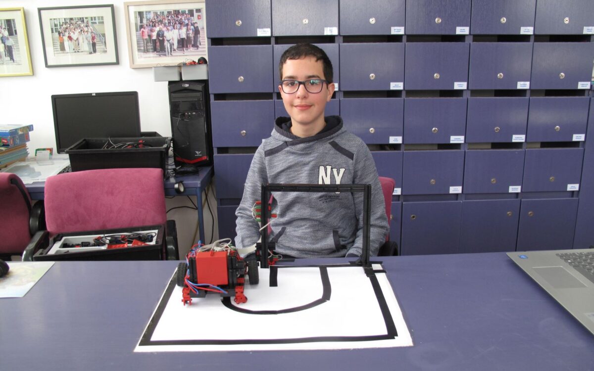 DINKO BLAŽEK OSVOJIO 2. MJESTO NA DRŽAVNOM NATJECANJU MLADIH TEHNIČARA U ROBOTICI