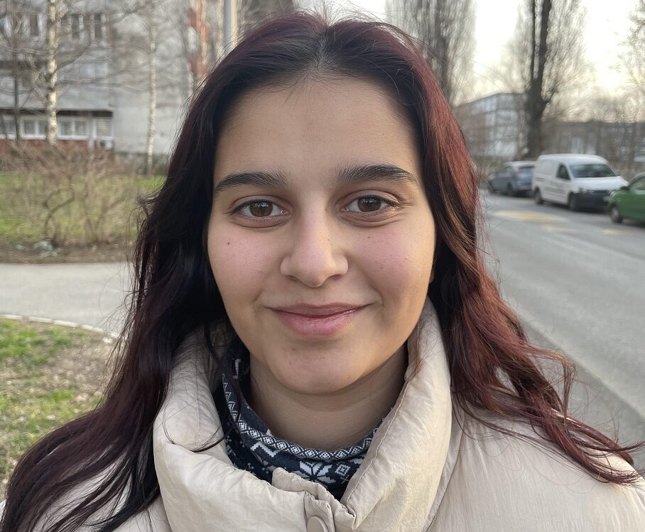 Sirijku Nagham (17) rat je odvojio od njene domovine 