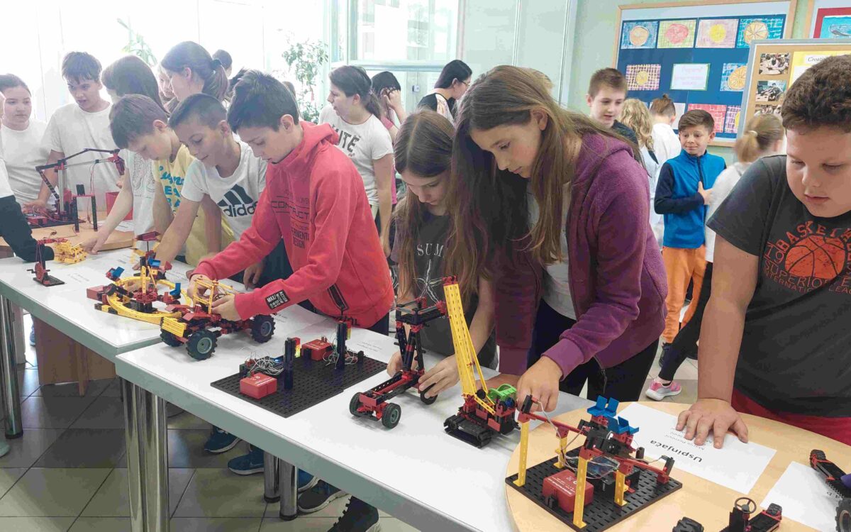 Otvorena vrata robotike