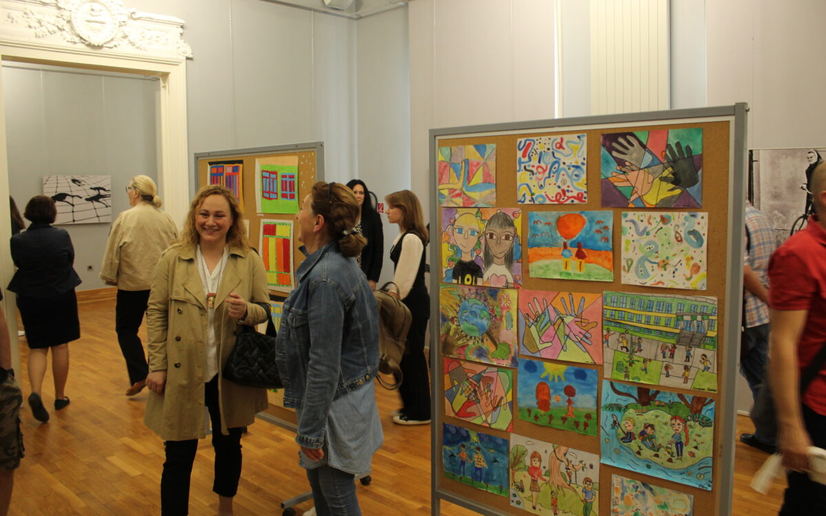 Likovni radovi učenika izloženi u Galeriji Koprivnica
